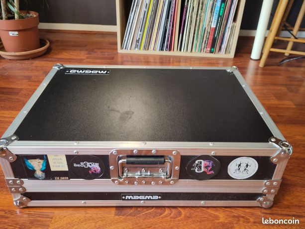 Contrôleur Numark NS6ii + flight case