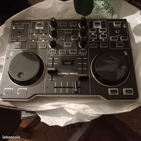 Contrôleur USB Hercules Djcontrol mp3 LE
