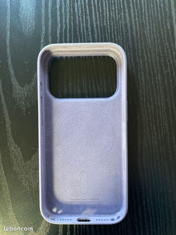 Coque iPhone 17 pro Max abîmé