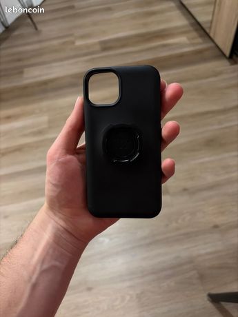 Coque quad Lock Apple iPhone 13 parfait état