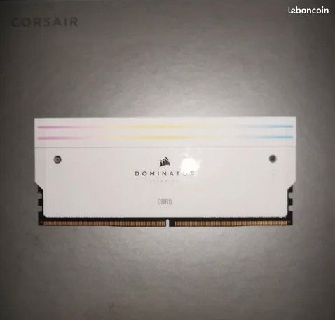 Corsair Dominator Titanium DDR5 RGB 64 Go 2 x 32 Go 6600 MHz CL32 - Blanc