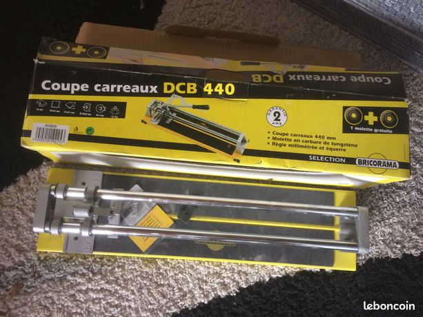 Coupe carreaux DCB 440
