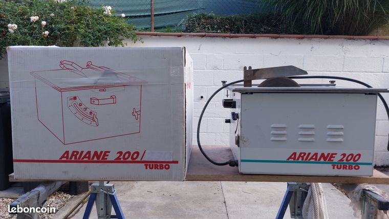 Coupe-carreaux électrique