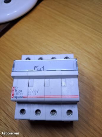 Coupe circuit sectionneur LEGRAND 05848