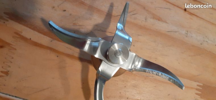 Couteau adaptable TM31 neuf