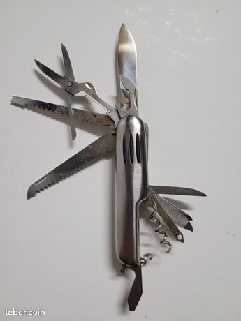 Couteau suisse neuf