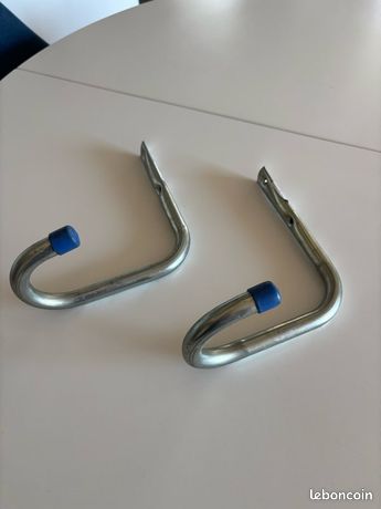 Crochets métalliques neufs