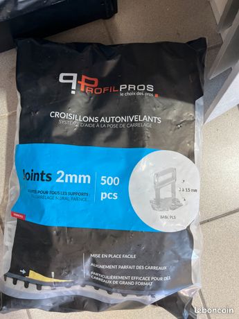 Croisillon auto-nivelant