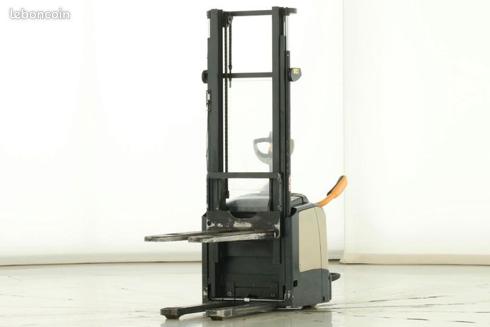 Crown Gerbeur Autoporté 1200kg Crown