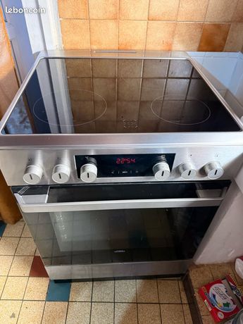 Cuisine vitro avec four