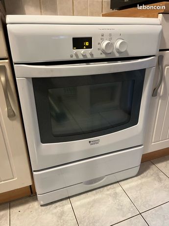 Cuisinière induction Hotpoint Ariston