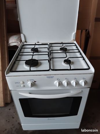 Cuisinière 4 feux gaz de ville