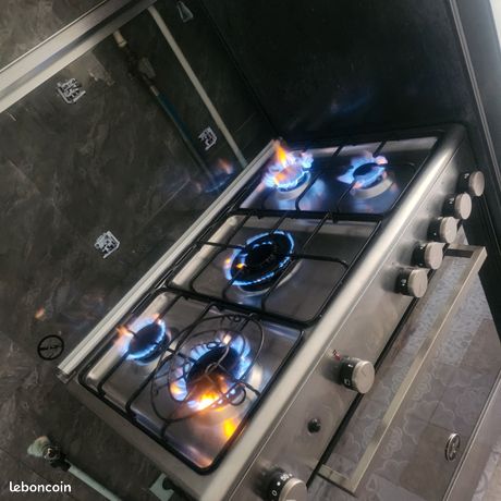 تمام، هيك بصير العنوان بعد التعديل:cuisinière à gaz à 5 feux

*Cuisinière La Germania 5 feux + four mixte (gaz/électrique) – Très bon état