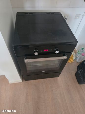 Cuisinière à induction de moins de 6 mois