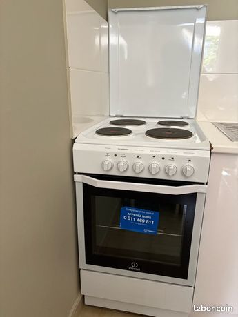Cuisinière électrique Indesit neuve