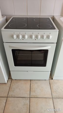 Cuisinière électrique plaques vitrocéramiques
