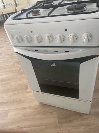 Cuisinière électroménager Indesit