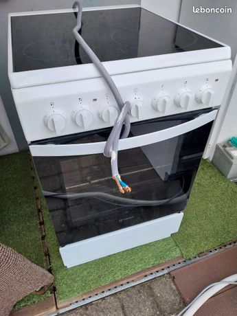 Cuisinière Indesit livraison