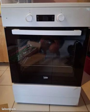 Cuisinière induction Beko
