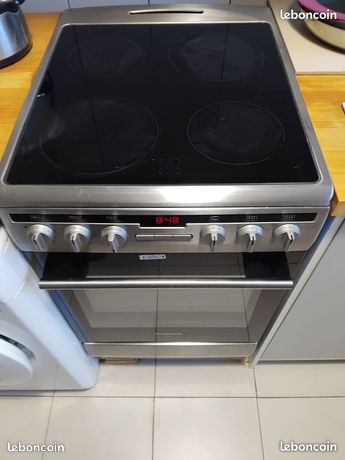 Cuisinière induction comme neuve THOMSON TRMC en très bon état parfaitement fonctionnel livraison possible