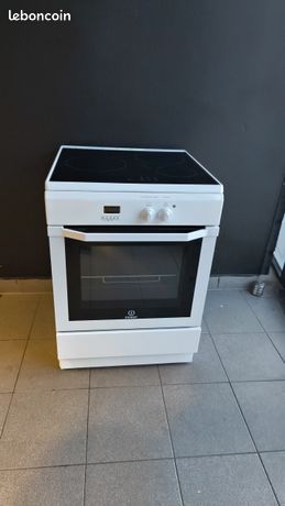 Cuisinière induction Indesit