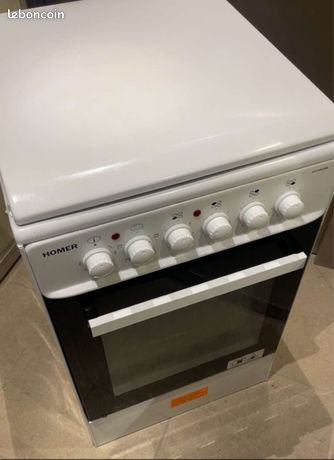 Cuisinière plaque de cuisson four