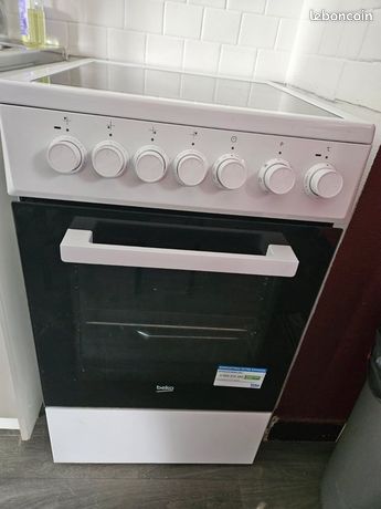 Cuisinière plaque vitrocéramique + four électrique