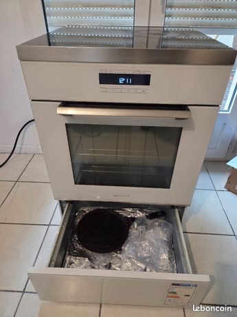 Cuisinière tactile DE DIETRICH plaque vitrocéramique four pyrolyse