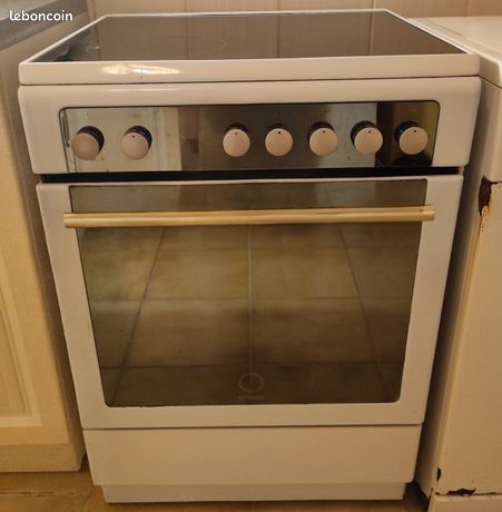 Cuisinière Vitrocéramique 2 200 W + Four Scholtès