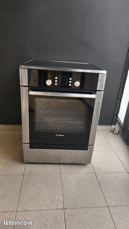 Cuisinière vitrocéramique Bosch four pyrolyse