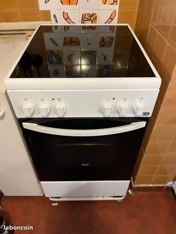 Cuisinière Vitrocéramique FAURE très peu utilisée
