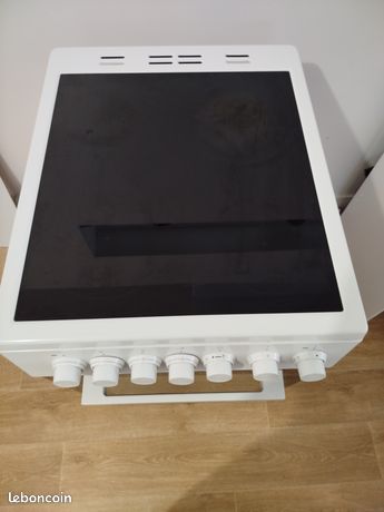 Cuisinière vitrocéramique presque