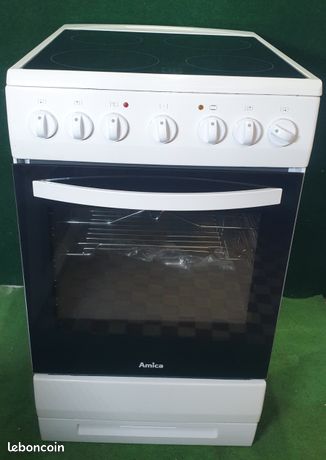 Cuisinière vitroceramique super état possibilité de livraison