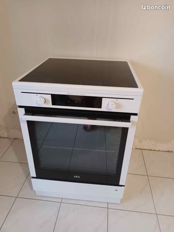 Cuisinière AEG