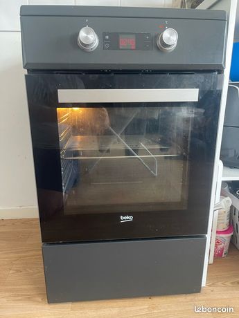 Cuisinière BEKO induction Four électrique À venir chercher CERGY