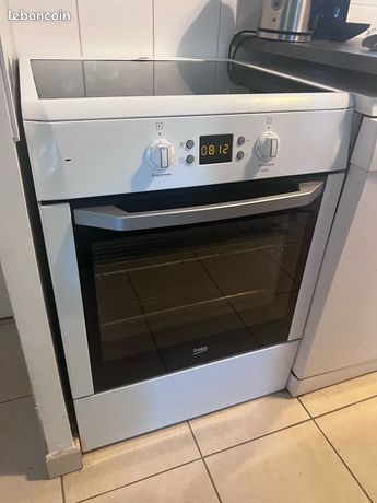 Cuisinière four beko induction avec 3 feux blanc