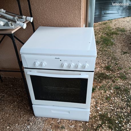 Cuisinière gaz et four électrique