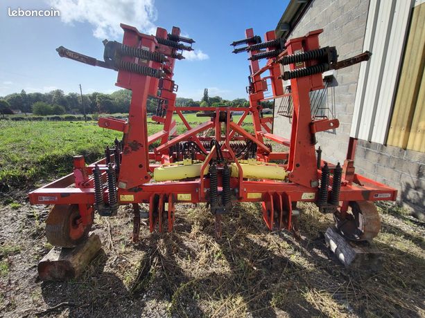 Cultivateur dechaumeur RAU