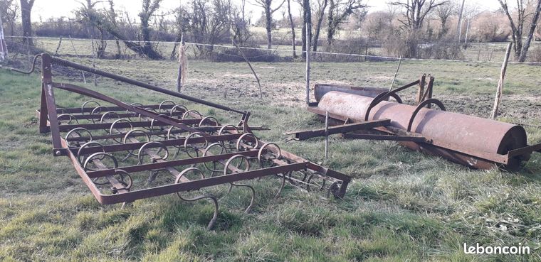 Cultivateur et rouleau