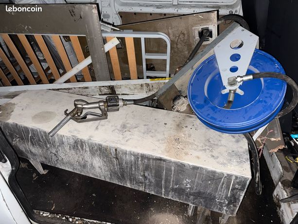 Cuve 200l avec pistolet pompe enrouleur