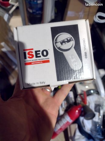 Cylindre sécurité ISEO R6 30x30 a bouton
