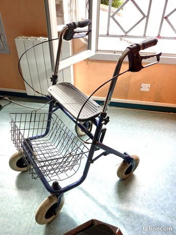 Déambulateur 4 roues avec panier amovible