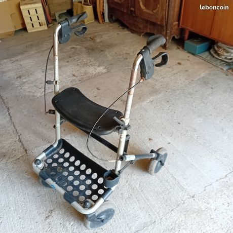 Déambulateur 4 roues