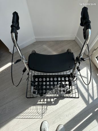 Déambulateur 4 roues