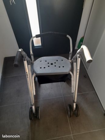 Déambulateur 4 roues