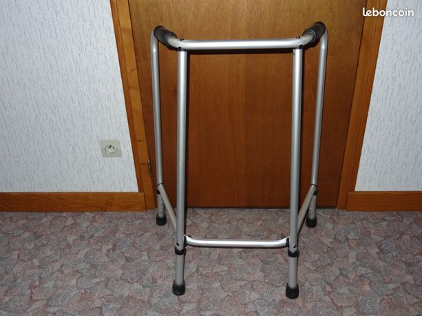 Déambulateur aluminium en parfait état