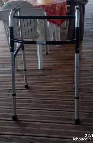 Déambulateur leger pliable