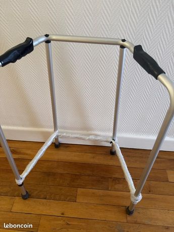 Déambulateur neuf