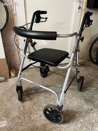 Déambulateur pliant personnes âgées