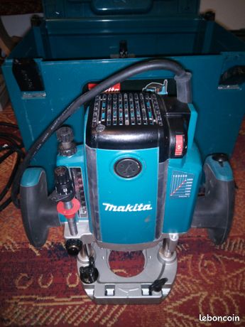 Défonceuse Makita RP2300FCXJ